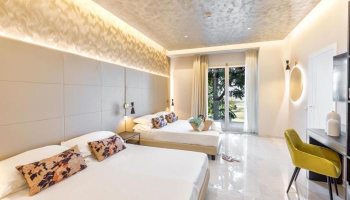 Hotel Mondial Римини Екстериор снимка