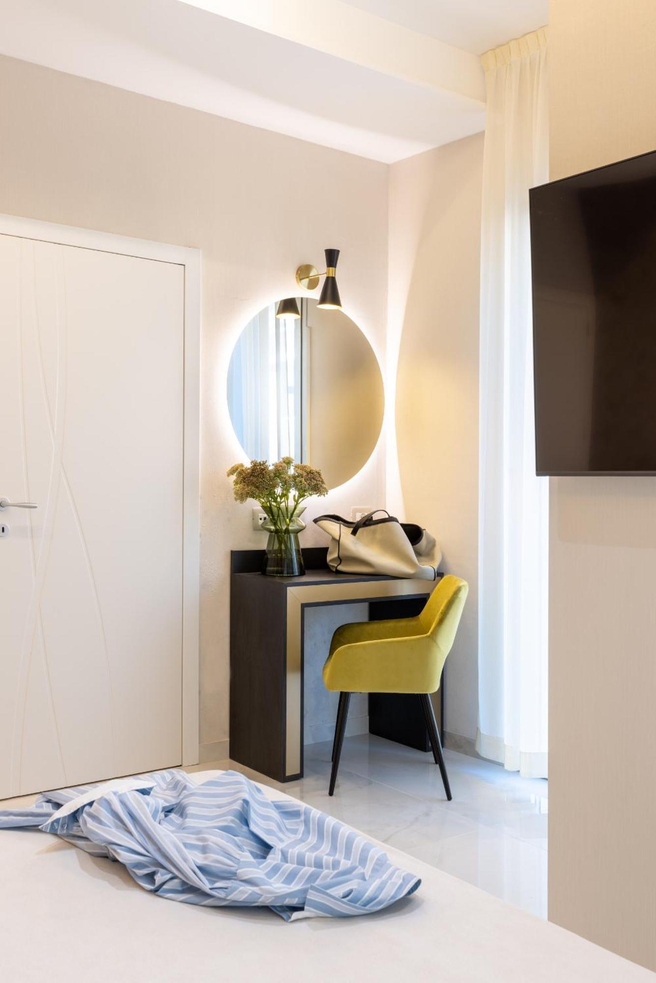 Hotel Mondial Римини Екстериор снимка