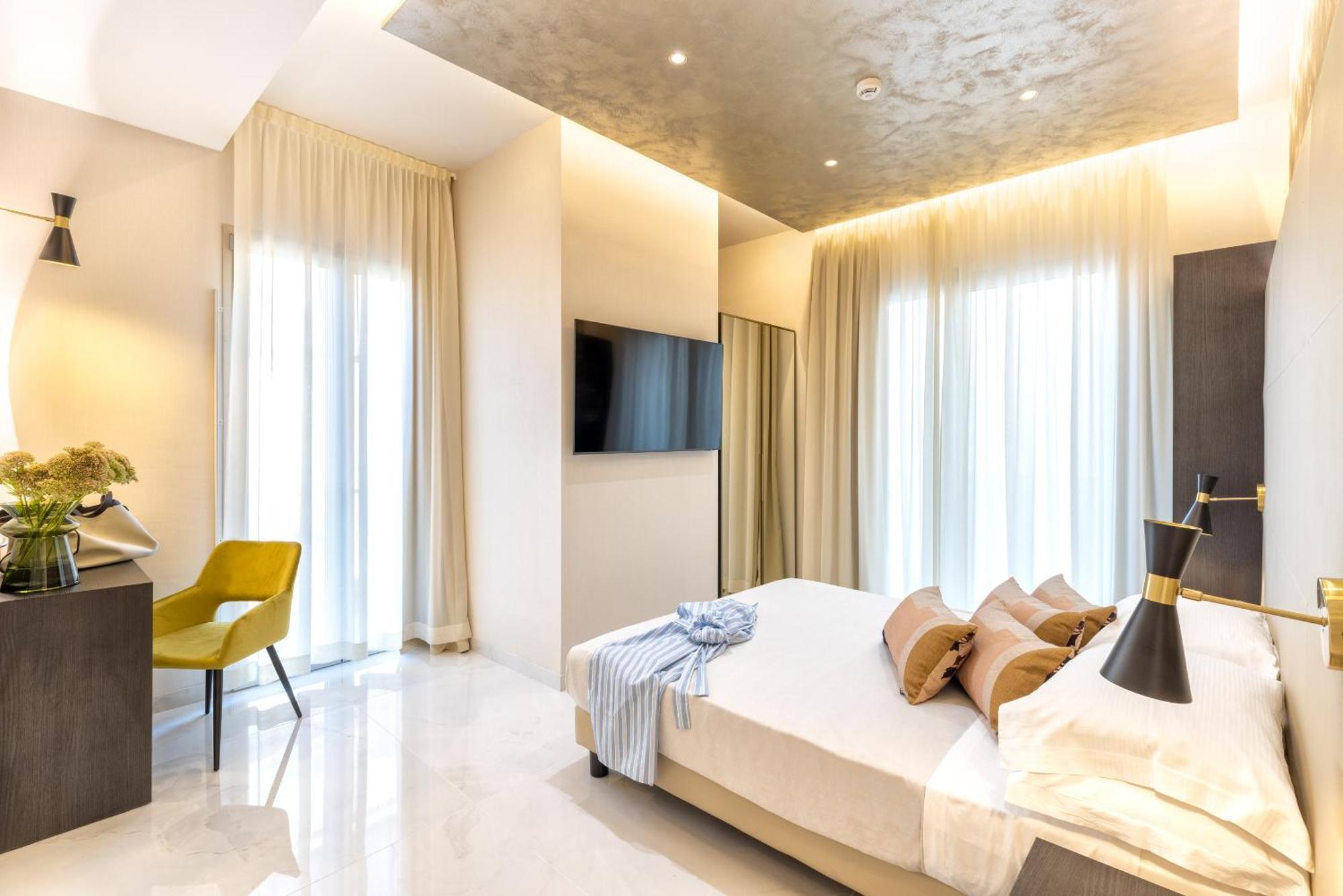 Hotel Mondial Римини Екстериор снимка