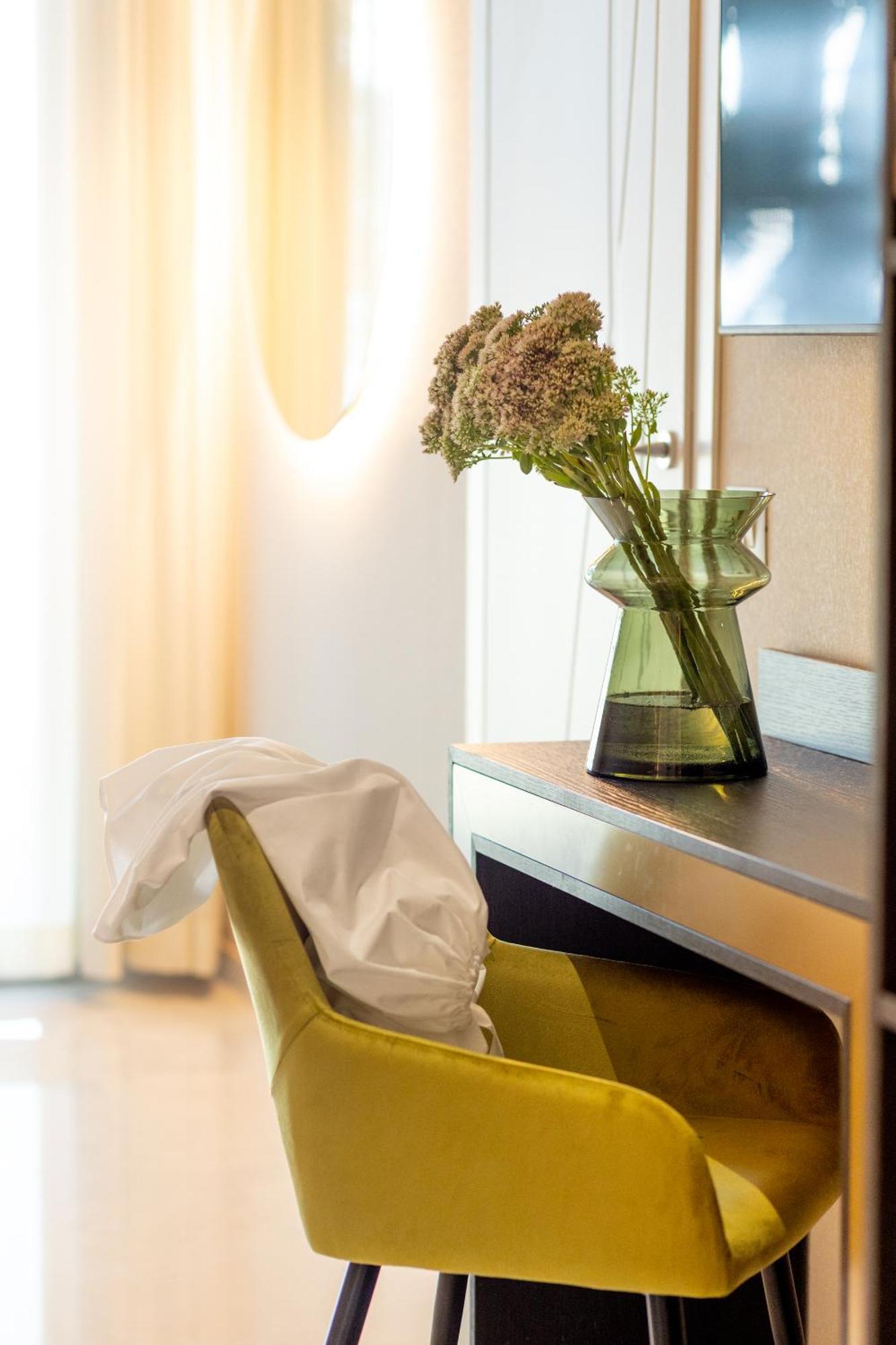Hotel Mondial Римини Екстериор снимка