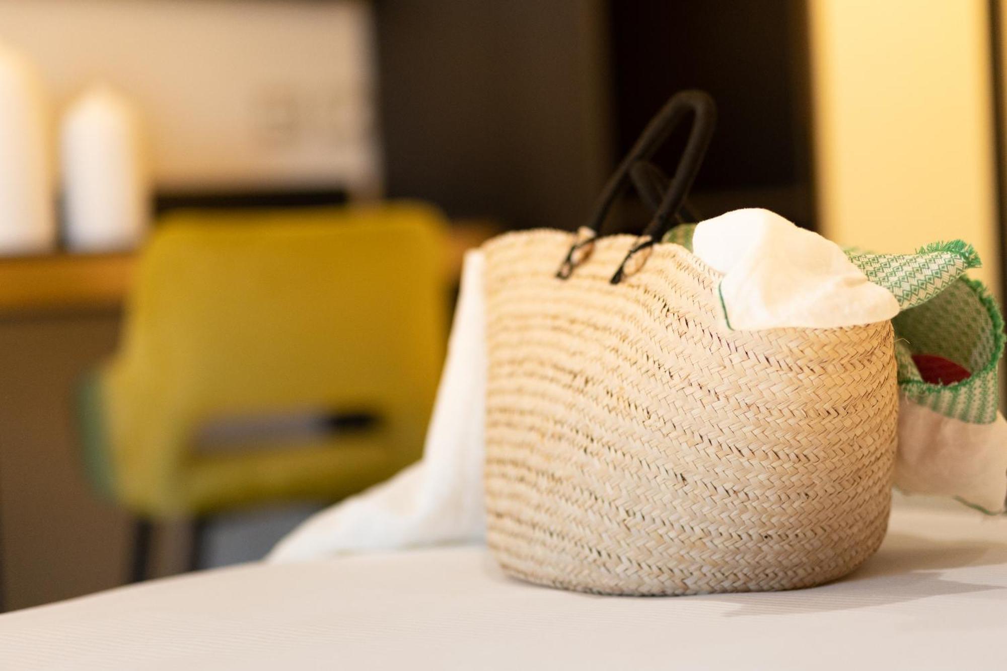 Hotel Mondial Римини Екстериор снимка