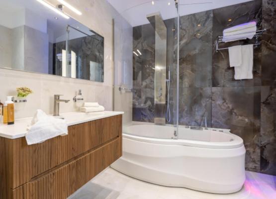 Hotel Mondial Римини Екстериор снимка